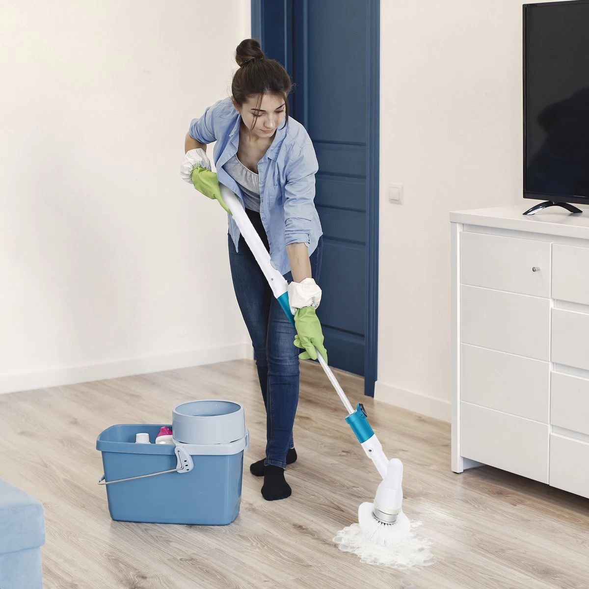 Strex Elektrische Schoonmaakborstel - Draadloze Schrobborstel - Schrobber - 3 Opzetstukken - Telescoopsteel - Poetsmachine Met Krachtige Accu 9 Strex Elektrische Schoonmaakborstel - Draadloze Schrobborstel - Schrobber - 3 Opzetstukken - Telescoopsteel - Poetsmachine Met Krachtige Accu - Afbeelding 7