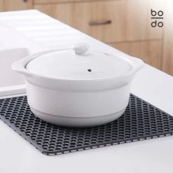 BODO Gootsteenmat Siliconen Donker Grijs - 30.5 X 30.5 Cm - Keuken Accessoires - Gootsteen Beschermer - Onderzetters Siliconen - Anti Kras - Gootsteen Accessoires 16 BODO Gootsteenmat Siliconen Donker Grijs - 30.5 X 30.5 Cm - Keuken Accessoires - Gootsteen Beschermer - Onderzetters Siliconen - Anti Kras - Gootsteen Accessoires -Leven Producten Winkel 1200x1200 705