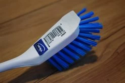 Vikan Design Afwasborstel 42893 Met Schraprand - 28 Cm - Wit Blauw - Geschikt Voor De Kleine Vaat - Onverslijtbaar - Bestand Tegen Kokend Heet Water -Leven Producten Winkel 1200x800 3