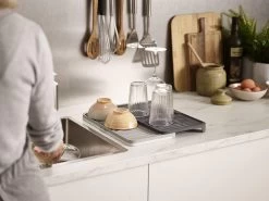 Joseph Joseph - Tier - Afdruipmat - Uitschuifbaar - Grijs 26 Joseph Joseph - Tier - Afdruipmat - Uitschuifbaar - Grijs -Leven Producten Winkel 1200x900 28