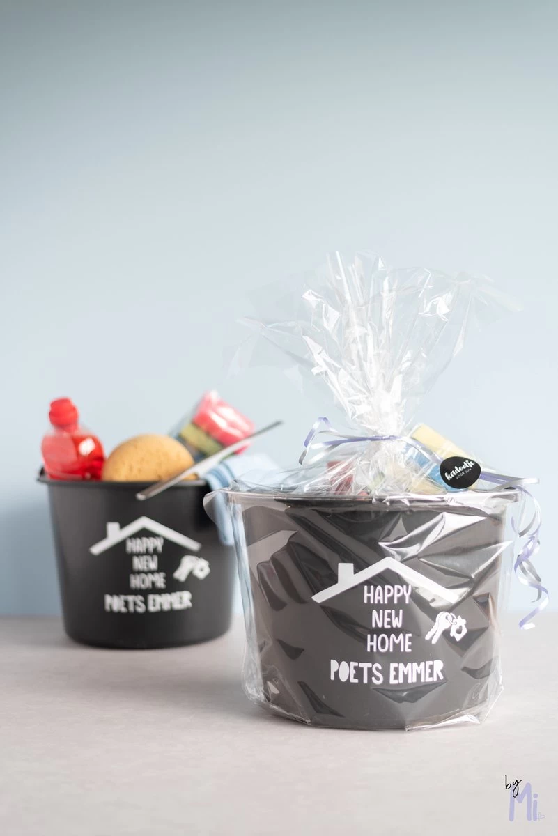 ByMi| Poetsemmer Happy New Home | Cadeautje Huis |Housewarming |Nieuwe Woning | Gepersonaliseerd 6 ByMi| Poetsemmer Happy New Home | Cadeautje Huis |Housewarming |Nieuwe Woning | Gepersonaliseerd - Afbeelding 4